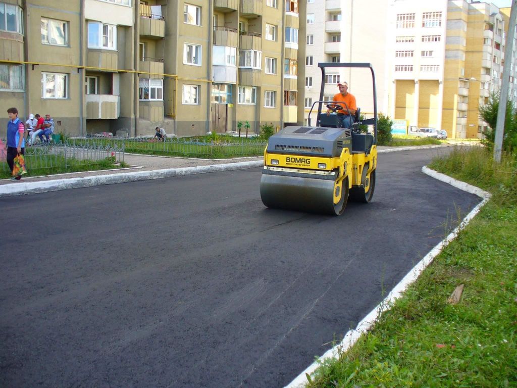 Укладка асфальта во дворе от 380 р/м2. Заходите!