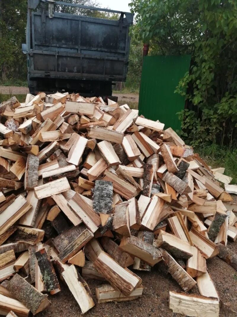 Купить дрова от производителя. Дрова. Березовые дрова. Дрова берёзовые колотые. 10 Кубов дров.