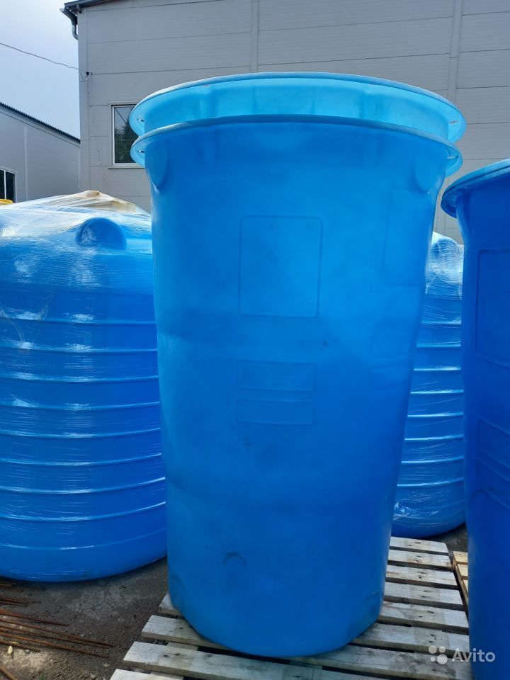Накопительная емкость пластиковая для водоснабжения 750 литров универсальная круглая с крышкой 9