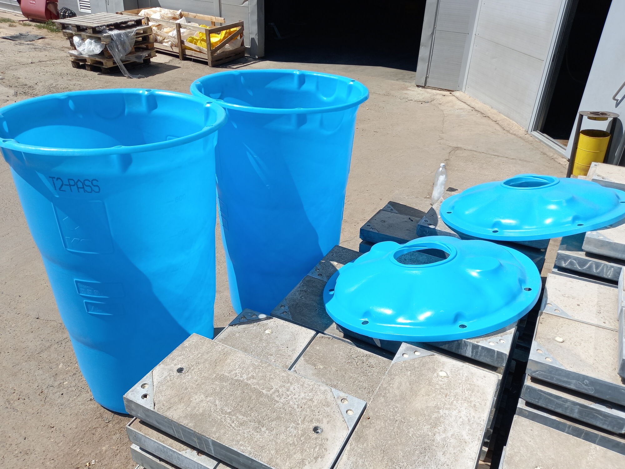 Накопительная емкость пластиковая для водоснабжения 750 литров универсальная круглая с крышкой 10