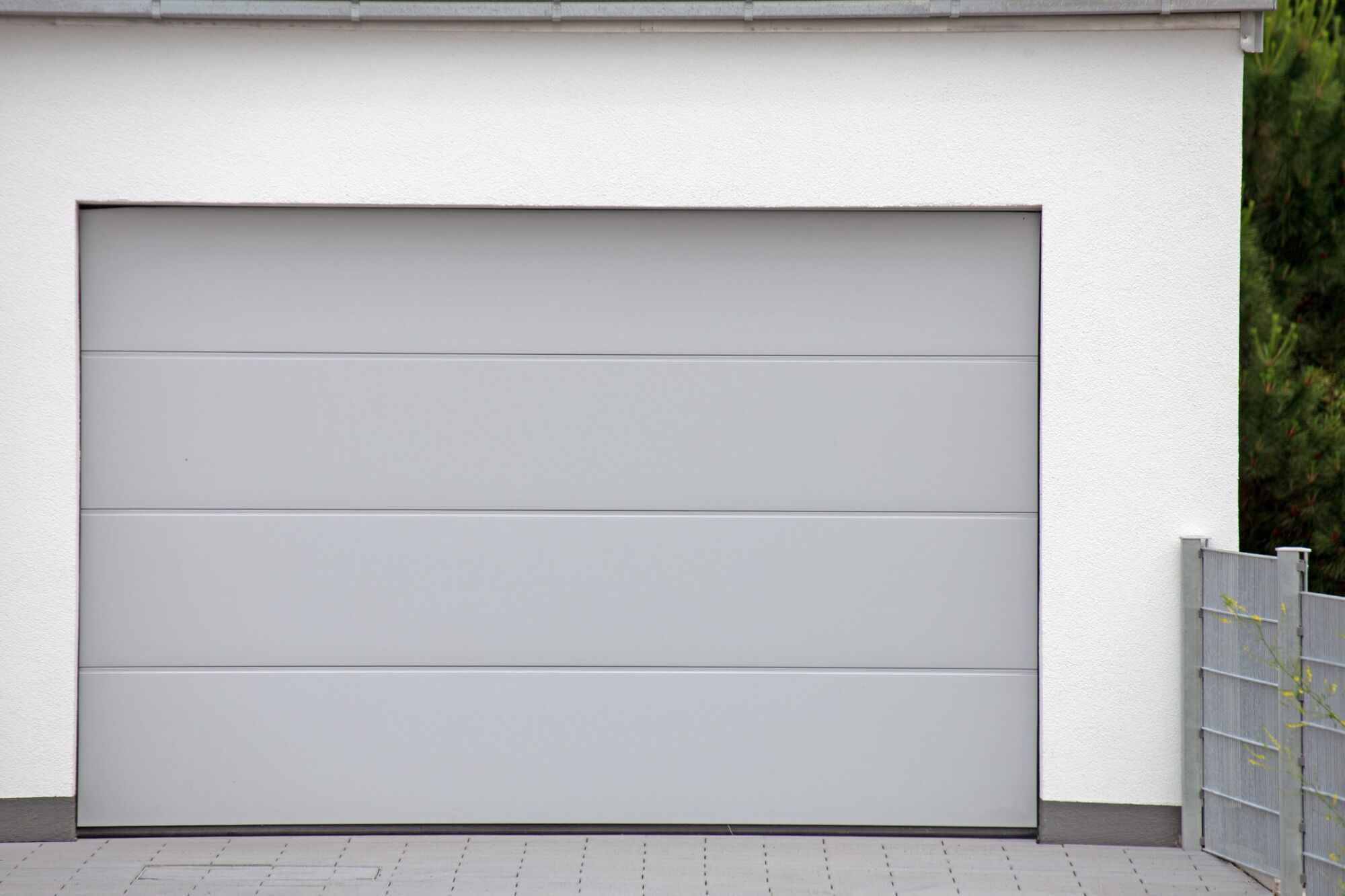 Ворота гаражные секционные DoorHan из алюминиевых панелей rsd02lux