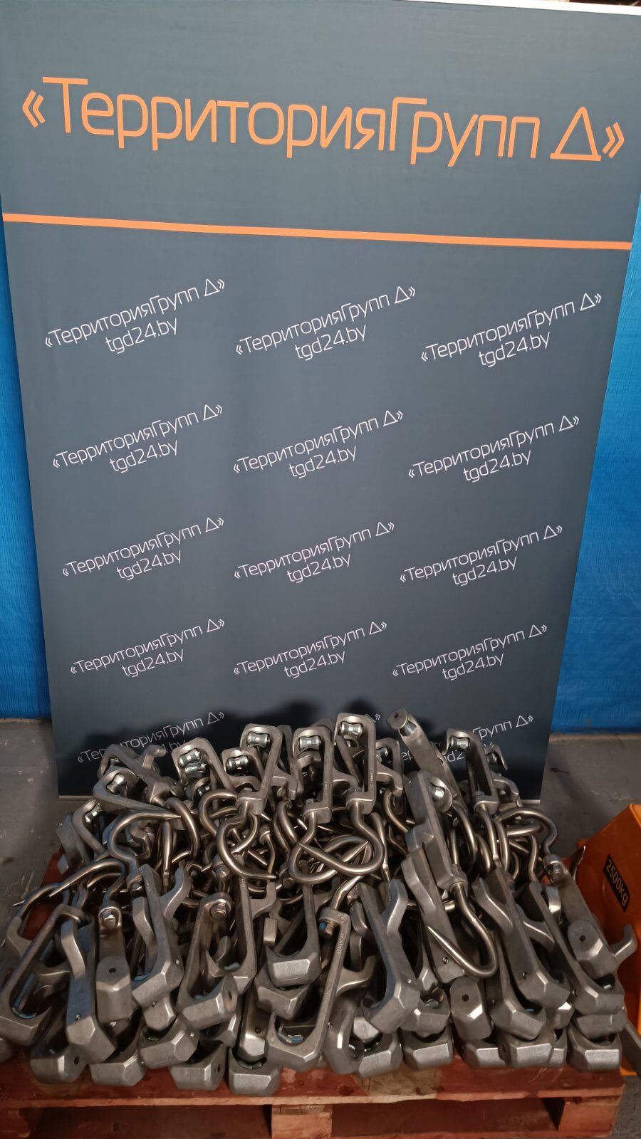 Крюк для КРС с роликом и зацепом 1250 кг, цена в Минске от компании ...