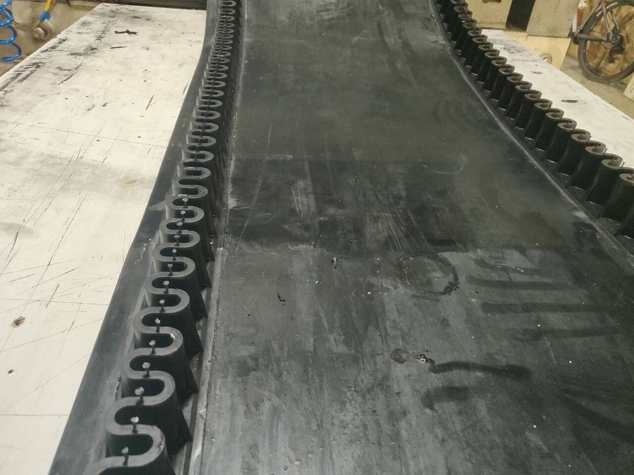 Лента резиновая транспортерная с гофробортом и перегородками - выгодные ...