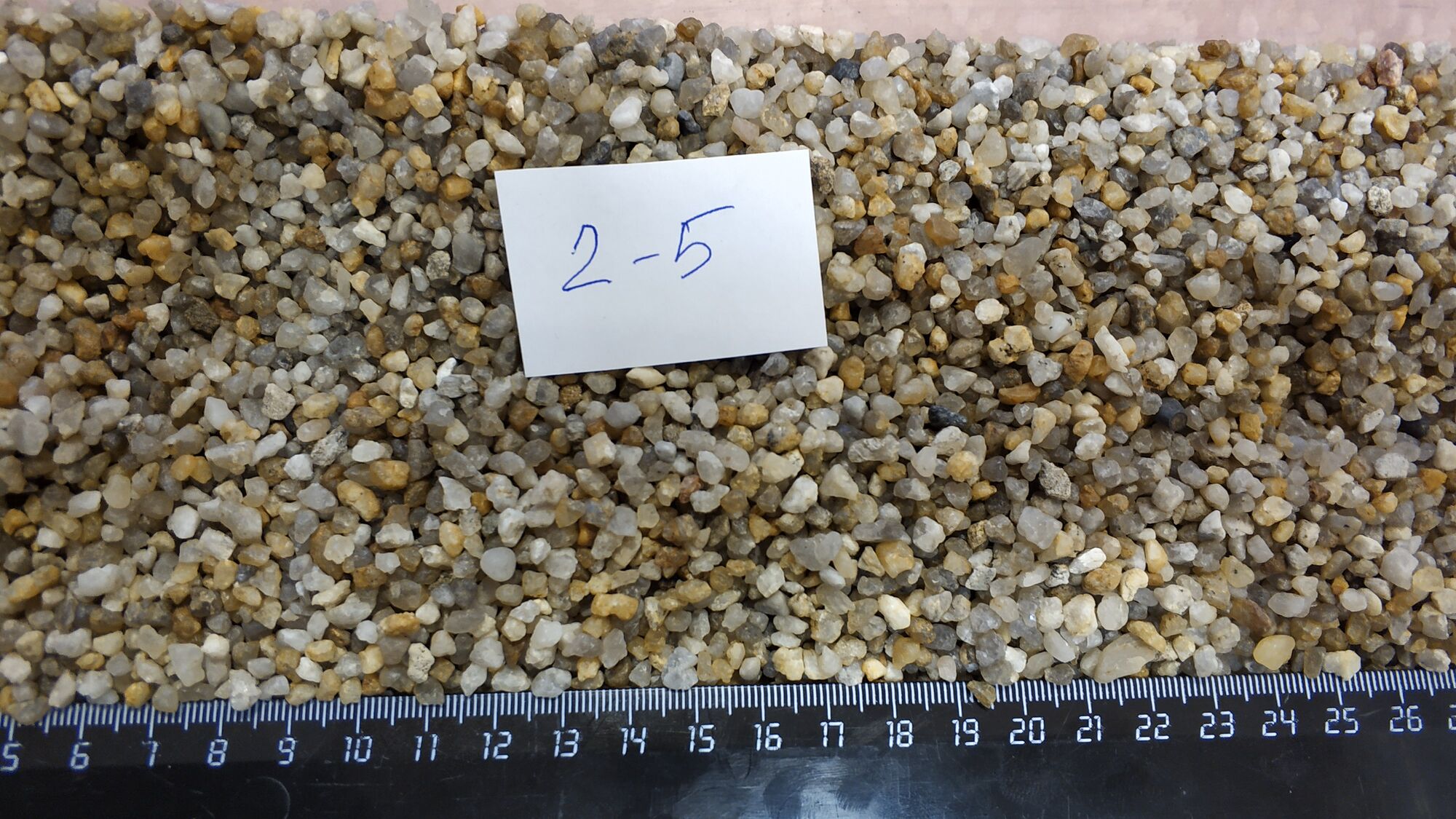 Песок кварцевый (гравий) 2-5 мм, мешок 25 кг, 15,6 л